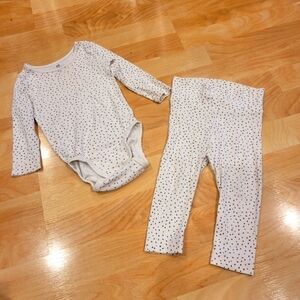 H&M 2 Piece matching long sleeve onesie and pants for baby size 9 months